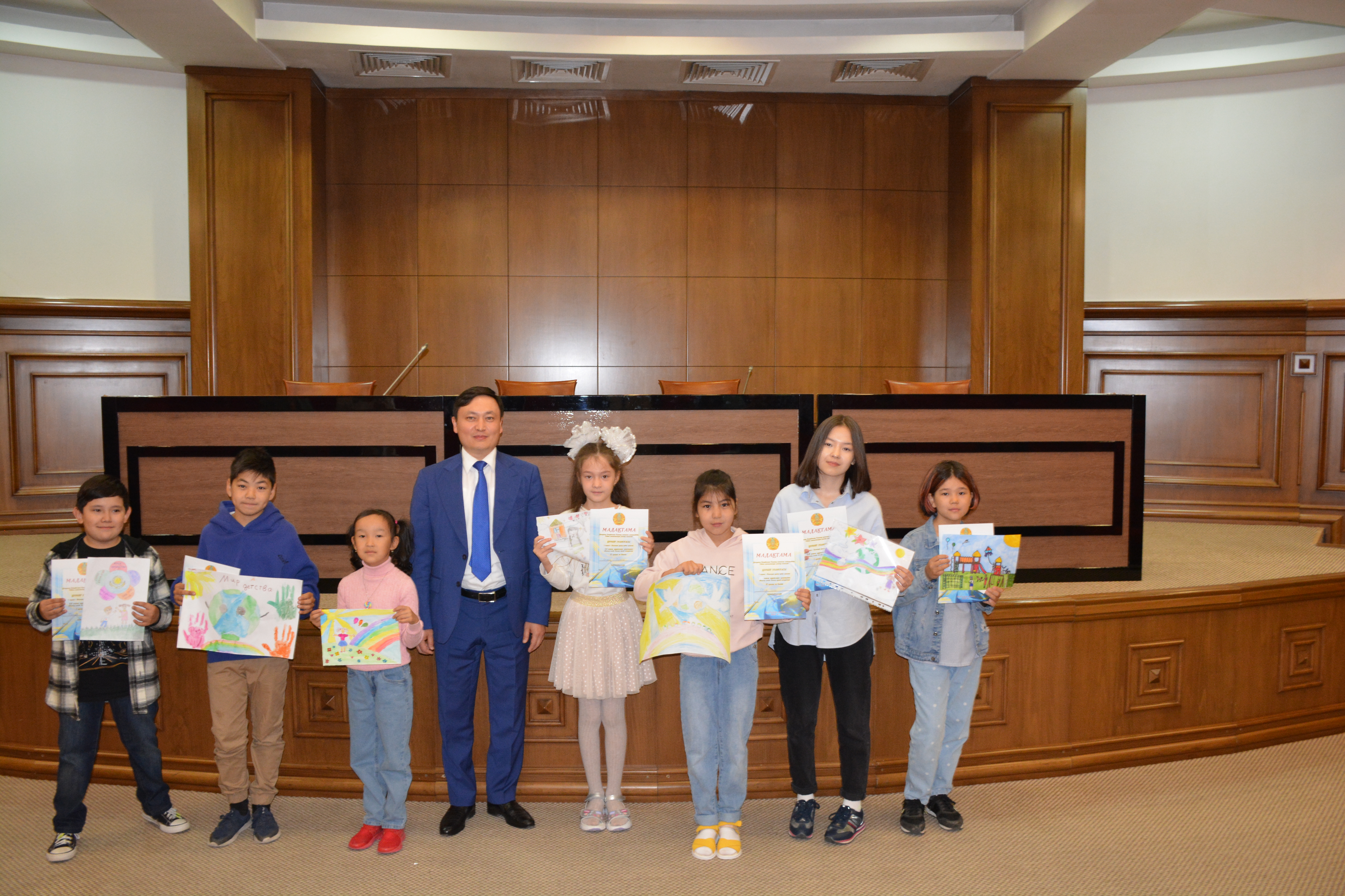 The Committee on Regulation of Natural monopolies congratulated on the Children's Day