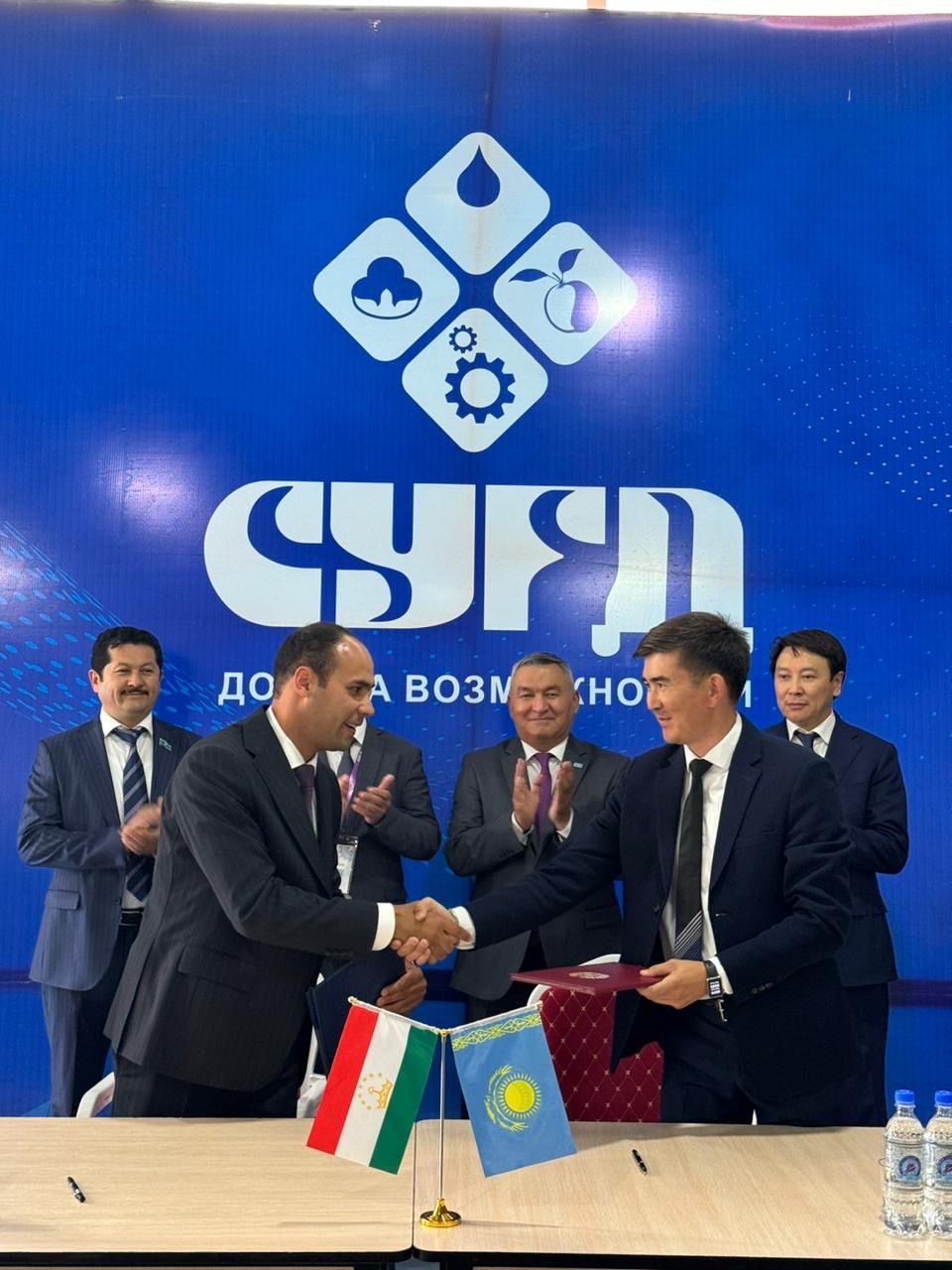 В БРАТСКОМ ХУДЖАНТЕ ПРОШЛА МЕЖДУНАРОДНАЯ Х-Я ТОРГОВАЯ ЯРМАРКА