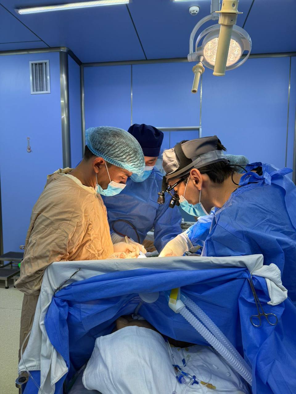 Флагманская клиника Казахстана: более 8 000 операций, 426 высокотехнологичных вмешательств, 40 444 диагностических исследований за 2025 год