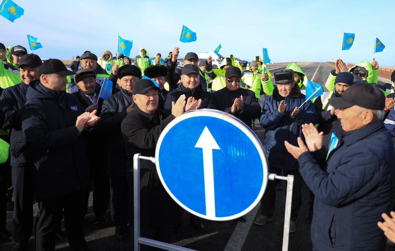 На участке автодороги Актобе – Карабутак – Улгайсын завершен первый этап реконструкции протяженностью 28 км и открыто движение транспорта
