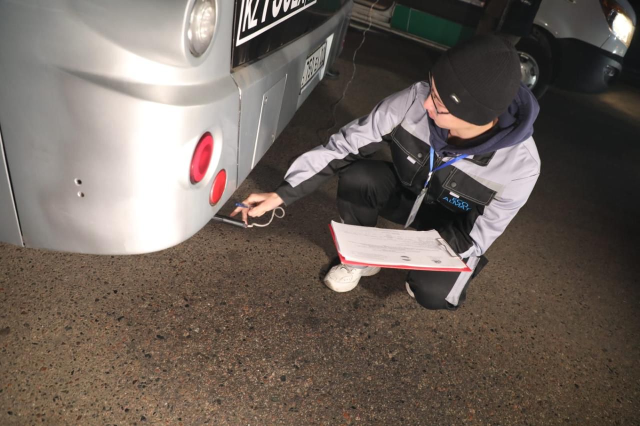 Экологические службы Алматы усилили проверки транспорта в рамках плана по улучшению качества воздуха