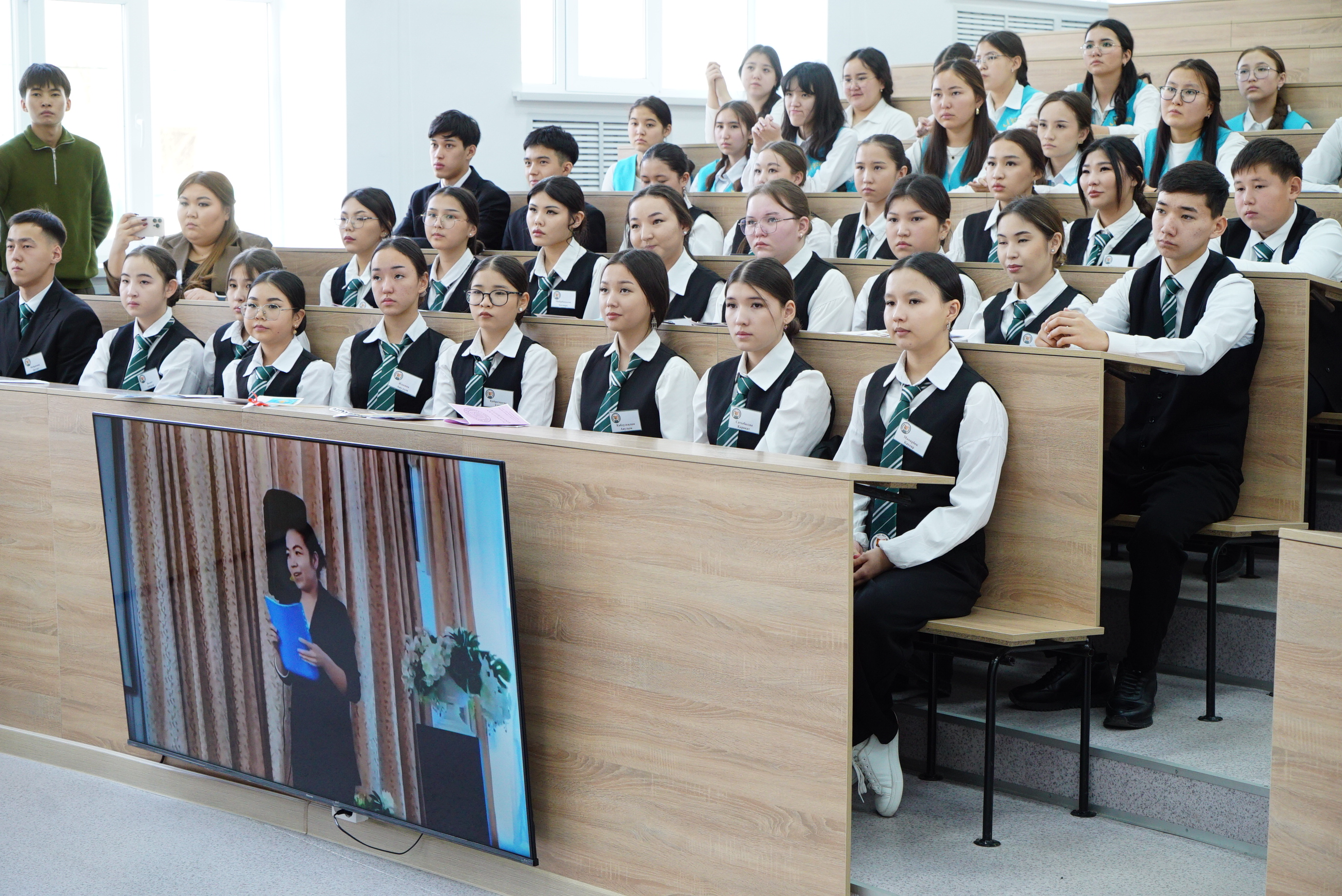 ПЕДАГОГИЧЕСКИЕ КЛАССЫ МАРҒҰЛАН УНИВЕРСИТЕТА: ВОЗМОЖНОСТИ ДЛЯ БУДУЩИХ УЧИТЕЛЕЙ