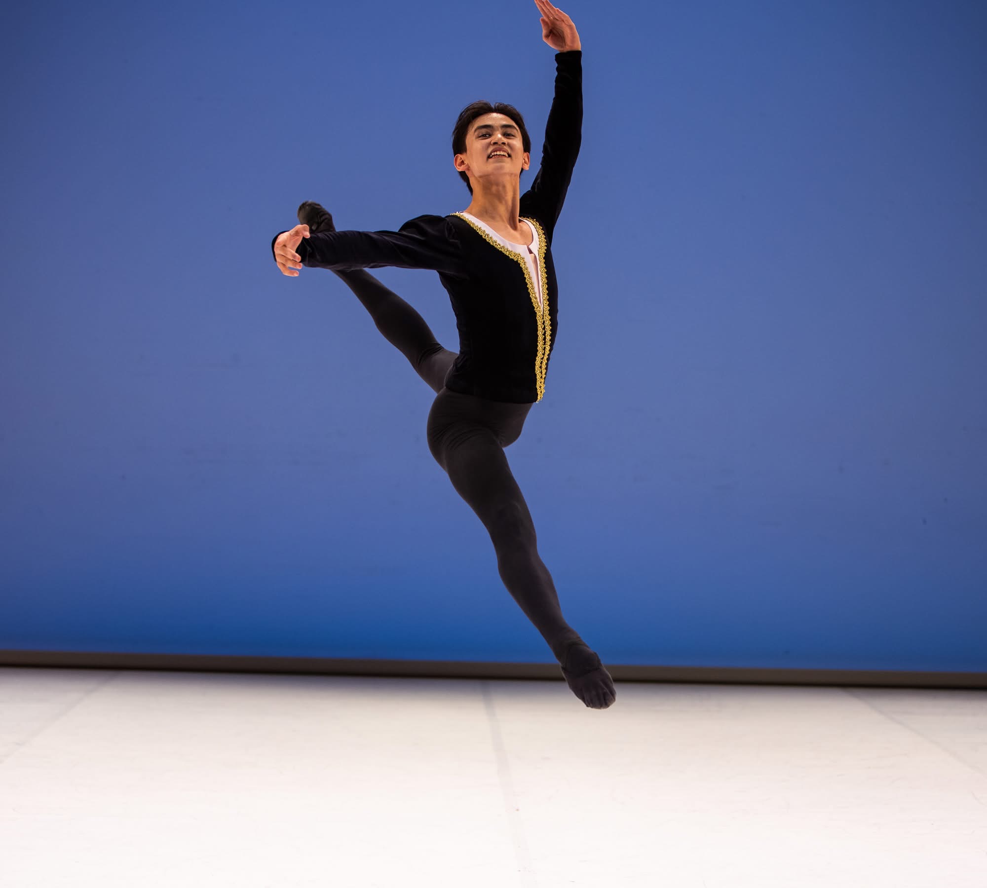 Студент Казахской национальной академии хореографии завоевал третью премию на международном конкурсе в Будапеште