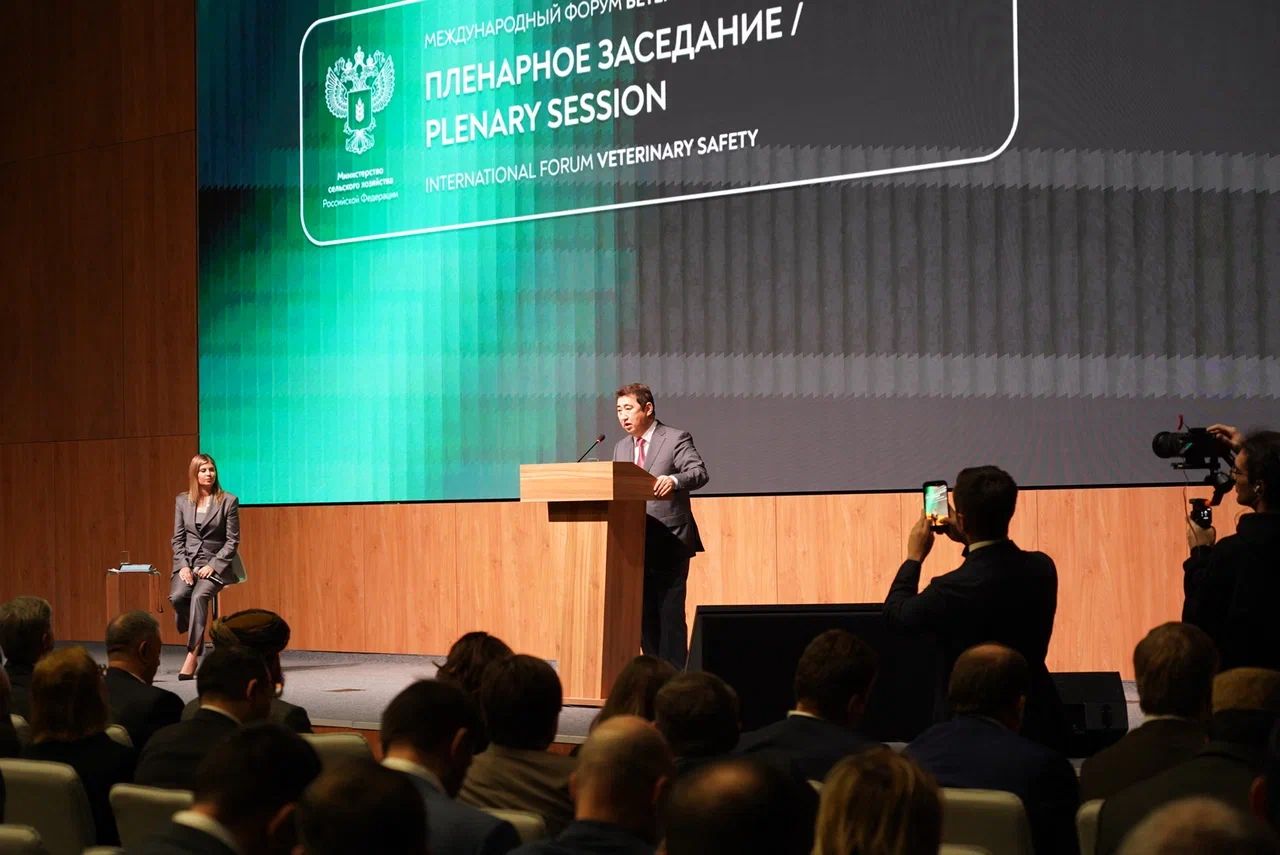 Айдарбек Сапаров Мәскеуде Қазақстанның жаһандық биологиялық қатерлерге қарсы күрес стратегиясы туралы айтты