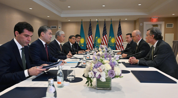 Касым-Жомарт Токаев провел беседу с президентом по странам СНГ и Центральной Азии компании John Deere Чабой Лейко