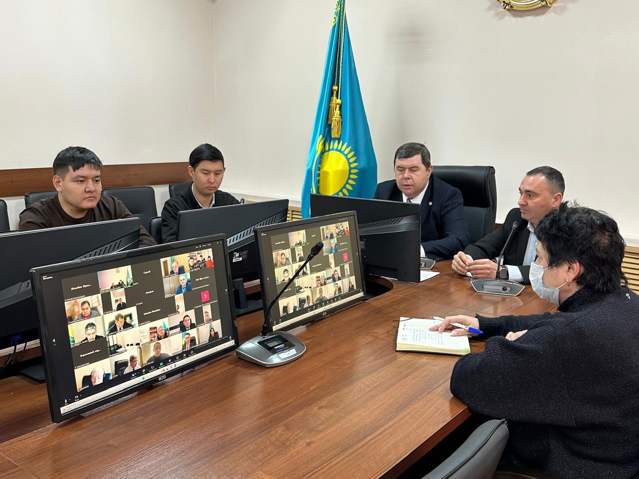 "Салауатты жұмыс орындары"  жобасын таныстыру бойынша кеңес өтті