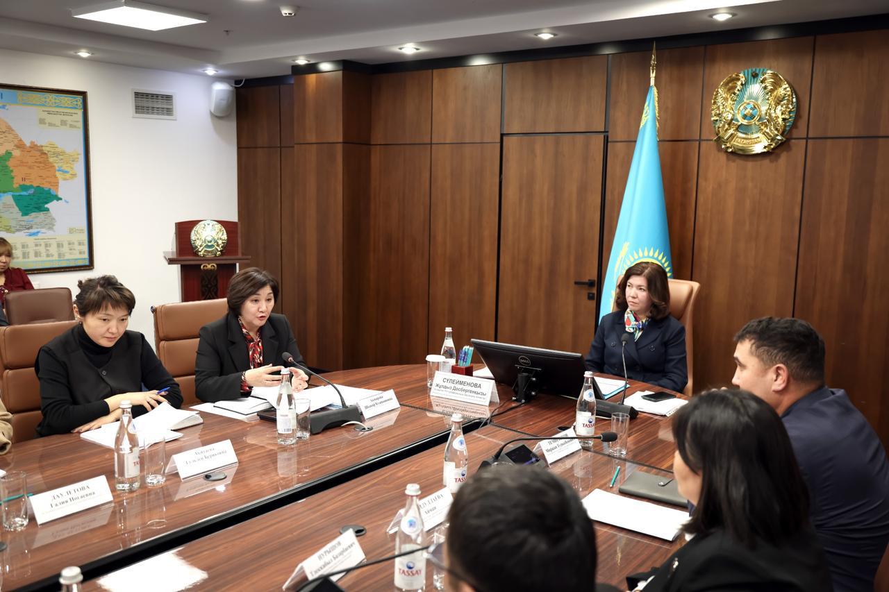 Оқу-ағарту министрлігі педагогтерді аттестаттау қағидаларын қайта қарап,  министрлікте бұған дейін бекіген бұйрықтарды қайта  зерделейтін болды