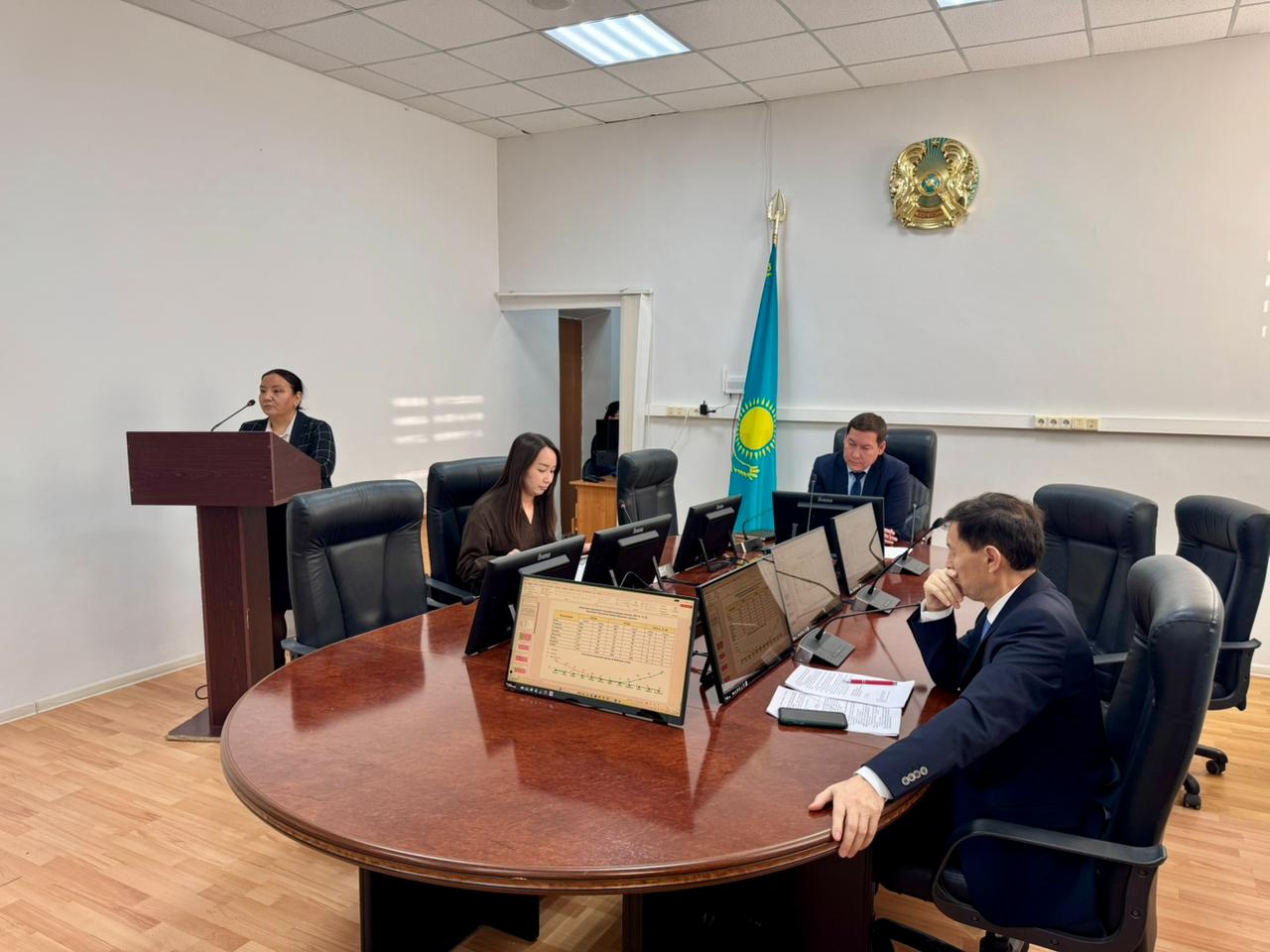 26 декабря 2025 года в Управлении здравоохранения Мангистауской области состоялось аппаратное совещание с участием руководителя Департамента санитарно-эпидемиологического контроля Мангистауской области М. Сербаева и руководителя Управления здравоохранения Мангистауской области Б. Избасарова.