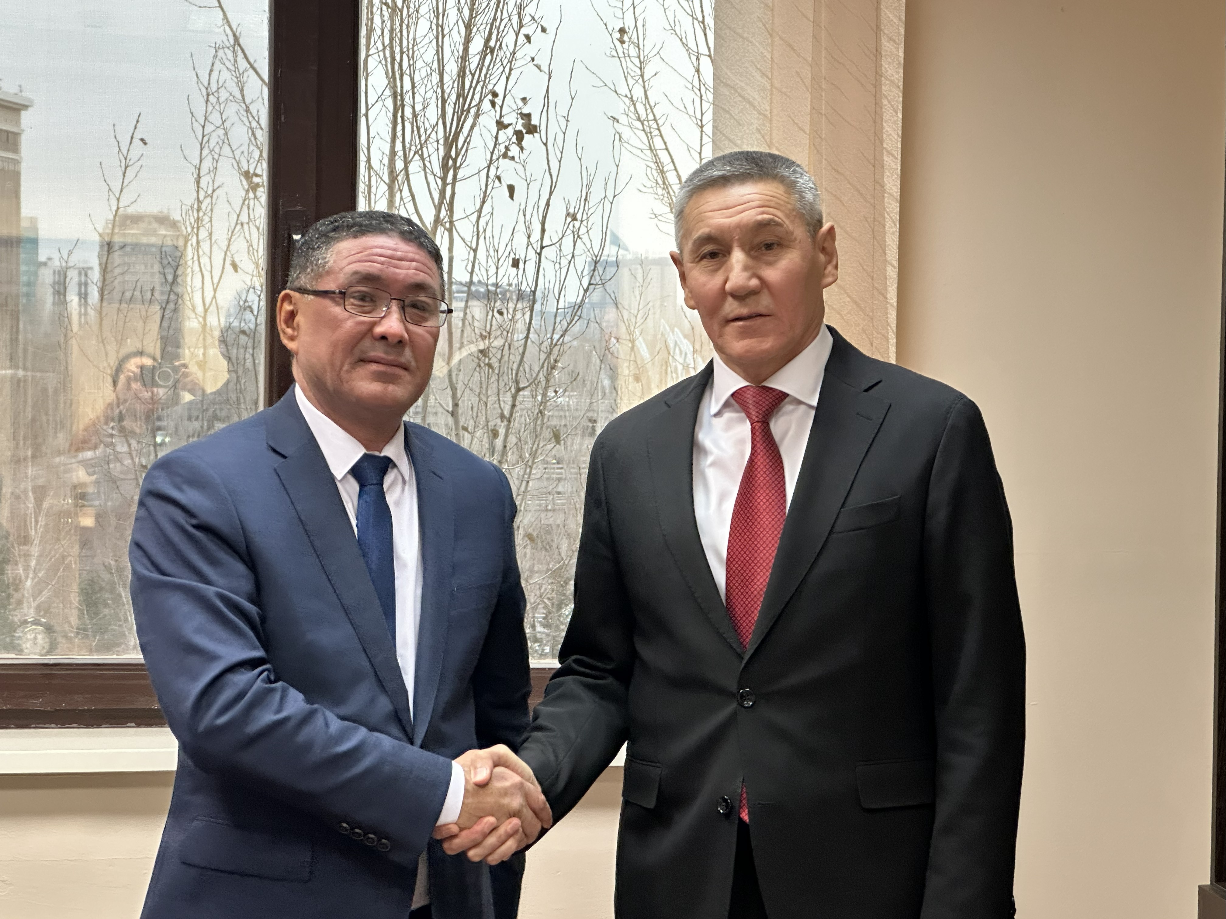 Вице-министр МСХ РК представил коллективу нового заместителя председателя Комитета ветеринарного контроля и надзора