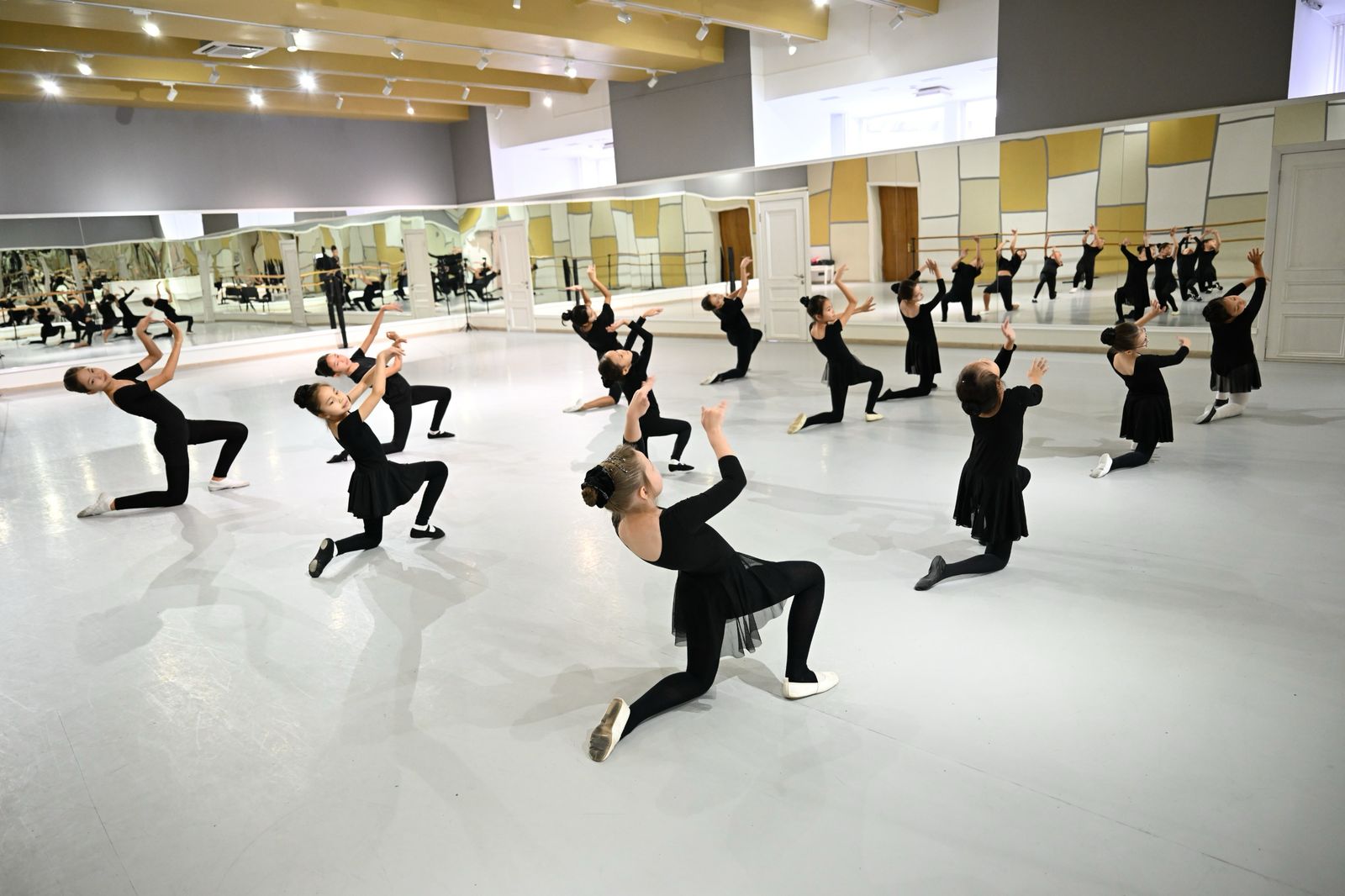 Алматыда «Даму Бала» бағдарламасы қалай жұмыс істейді: жосықсыз жеткізушілер алынып тасталады, қызмет көрсету сапасы артады