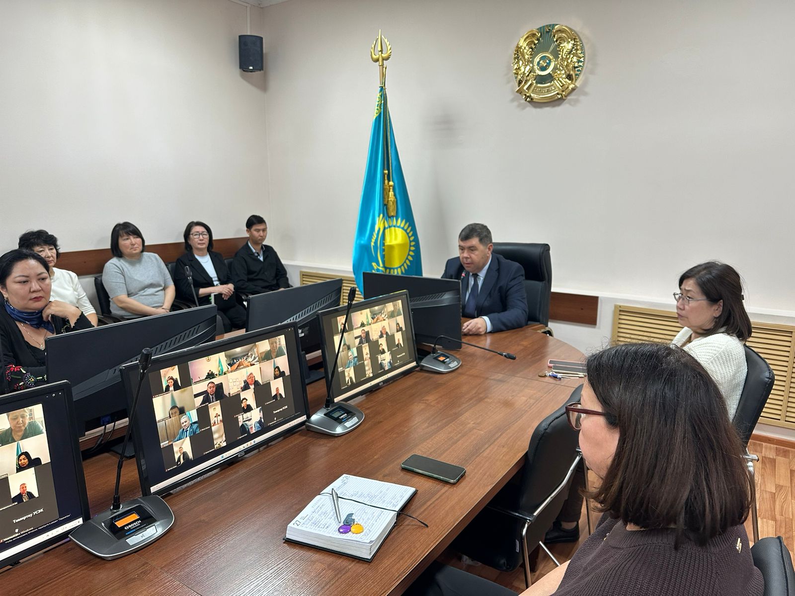 Сыбайлас жемқорлық құқық бұзушылықтардың алдын алу және Қазақстан Республикасы мемлекеттік қызметшілерінің Әдеп кодексінің нормаларын сақтау бойынша кеңес өтті
