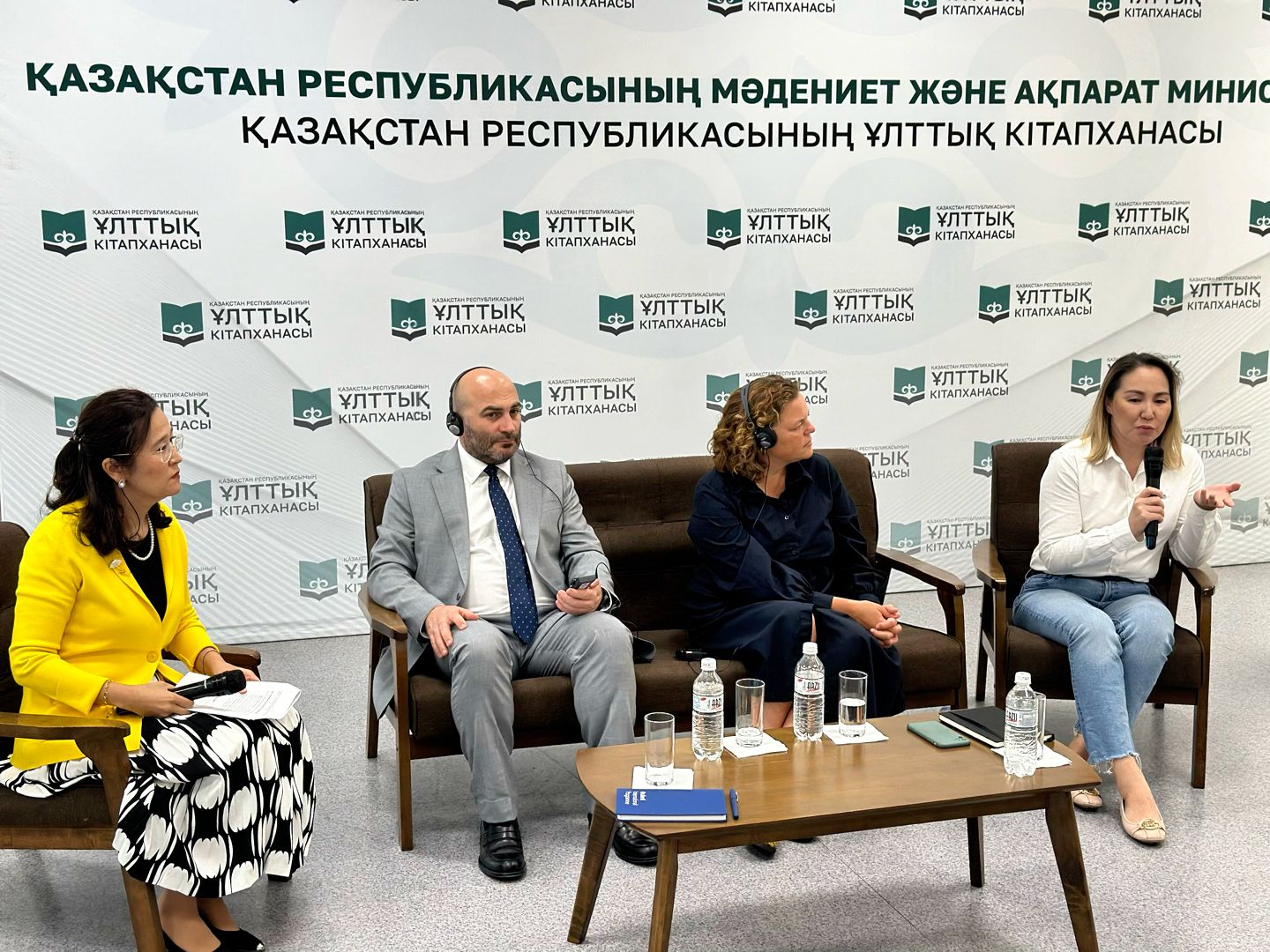 ҚР Ұлттық кітапханасында халықаралық сарапшылар балалар әдебиеті тақырыбында талқылау өткізді