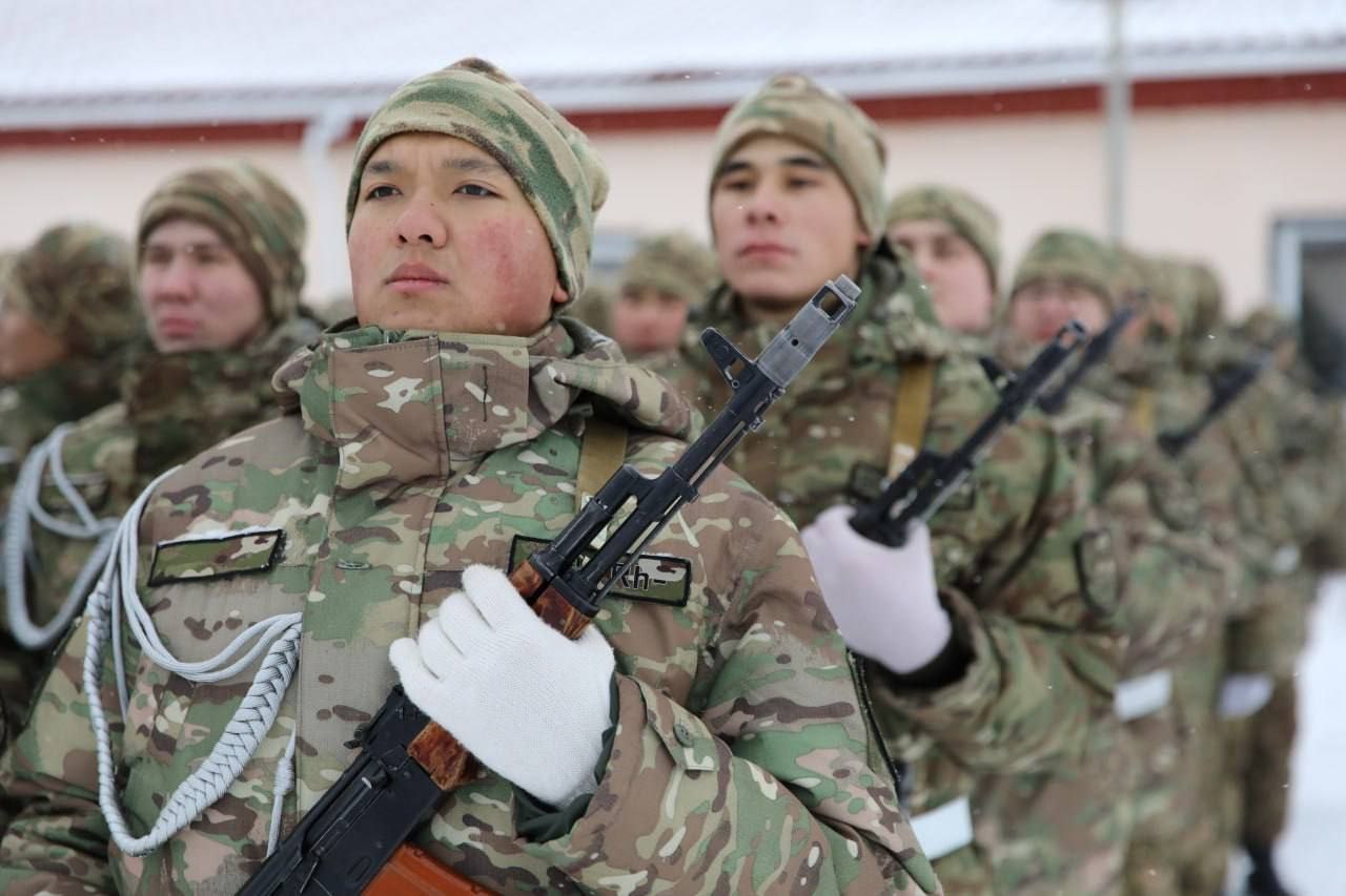 Қазақстан Республикасының Қорғаныс министрлігі «әскерден босату» қызметтерінің заңсыз екенін ескертеді және әскерге шақыру тәртібін түсіндіреді