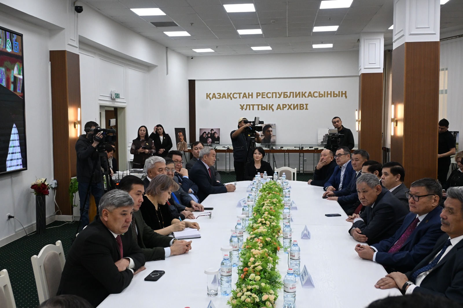 Круглый стол, посвященный творческому наследию Шерхана Муртазы, состоялся в Астане