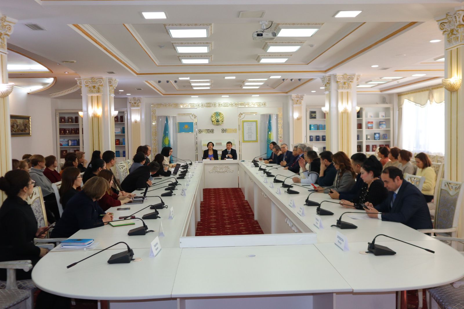 Астанада «Кітапхана және баспа ісі туралы» заң жобасы талқыланды