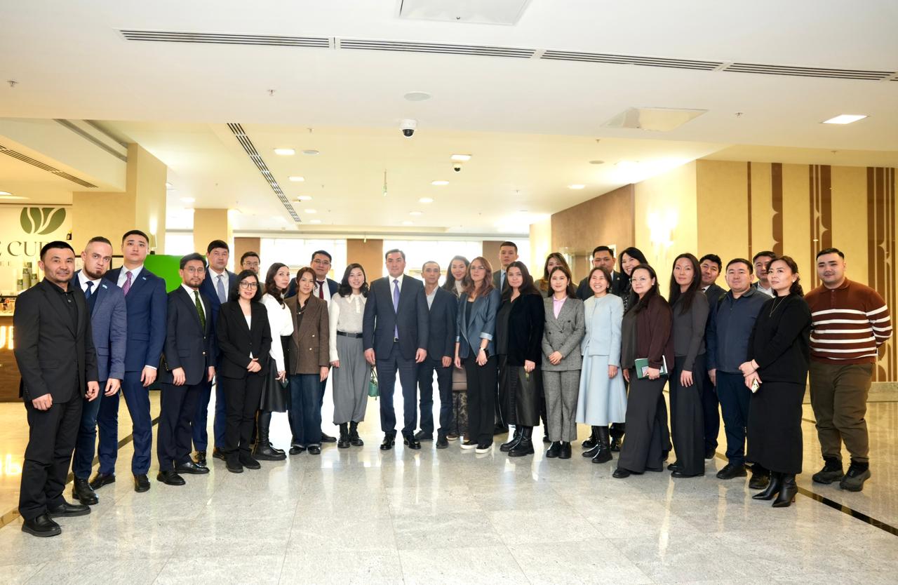 Энергетика без популизма: Ерлан Аккенженов обсудил с аналитиками реальные вызовы отрасли