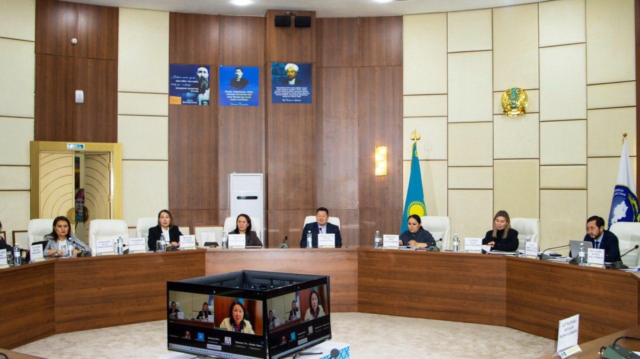 Члены научно-экспертного совета АНК обсудили проект Конституции