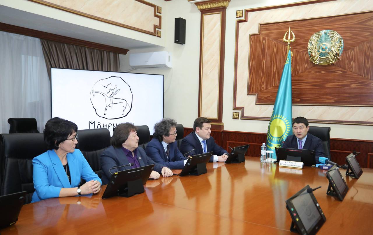 Өңір басшысы мәдениет және БАҚ саласының өкілдерімен конституциялық реформаларды талқылады