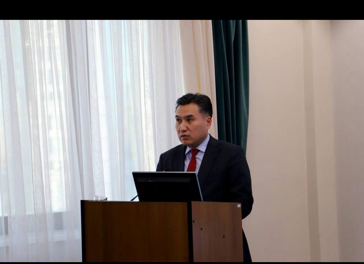 В Министерстве труда и социальной защиты населения Республики Казахстан организовано расширенное совещание в онлайн формате по обсуждению основных изменений, внесенных в проект новой Конституции.