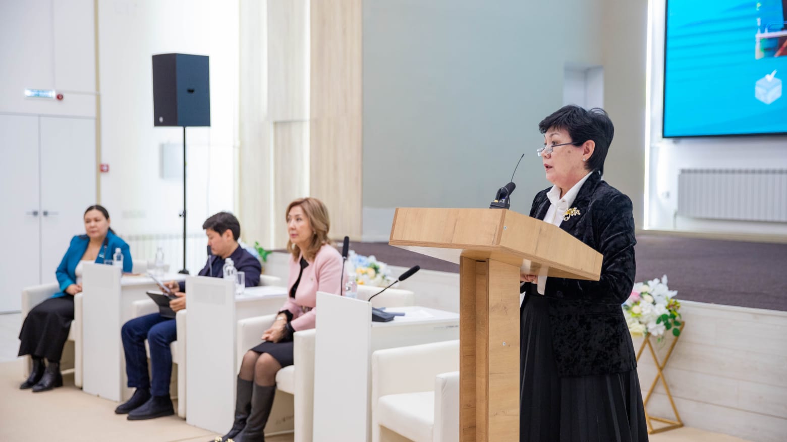 В рамках Всемирного дня выборов состоялась встреча депутатов маслихотв с молодежью