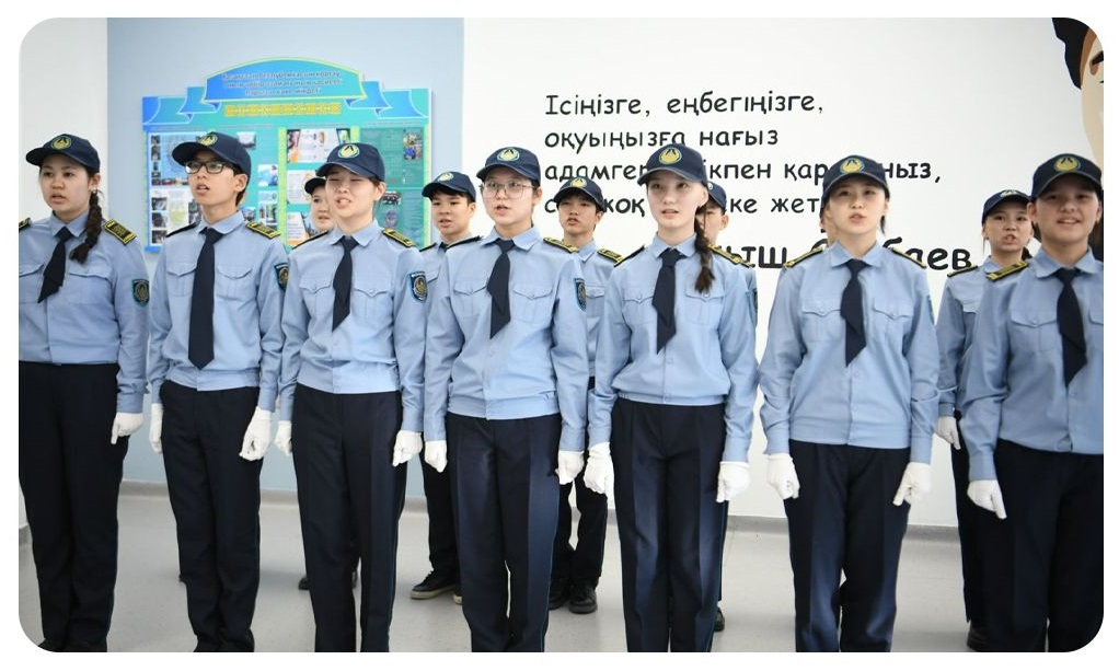 ОБЛЫС ӘКІМІ МЕКТЕП КӨШБАСШЫЛАРЫМЕН КЕЗДЕСТІ