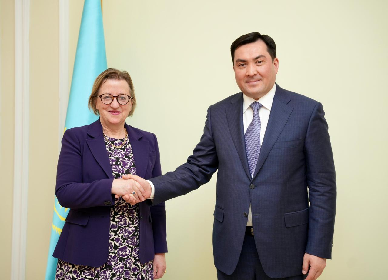 Энергетика министрі мен Ұлыбритания елшісі «ақылды желілер» мен сутегі жобаларын дамыту жоспарын талқылады