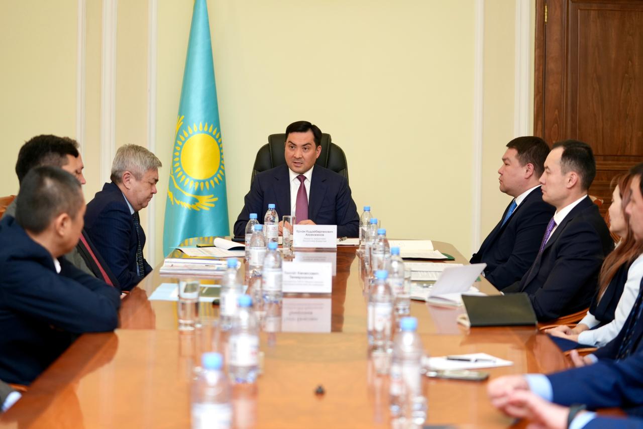 Энергетика министрі сарапшылармен Отын-энергетика кешенін дамыту стратегиясын және нарықтағы реформаларды талқылады