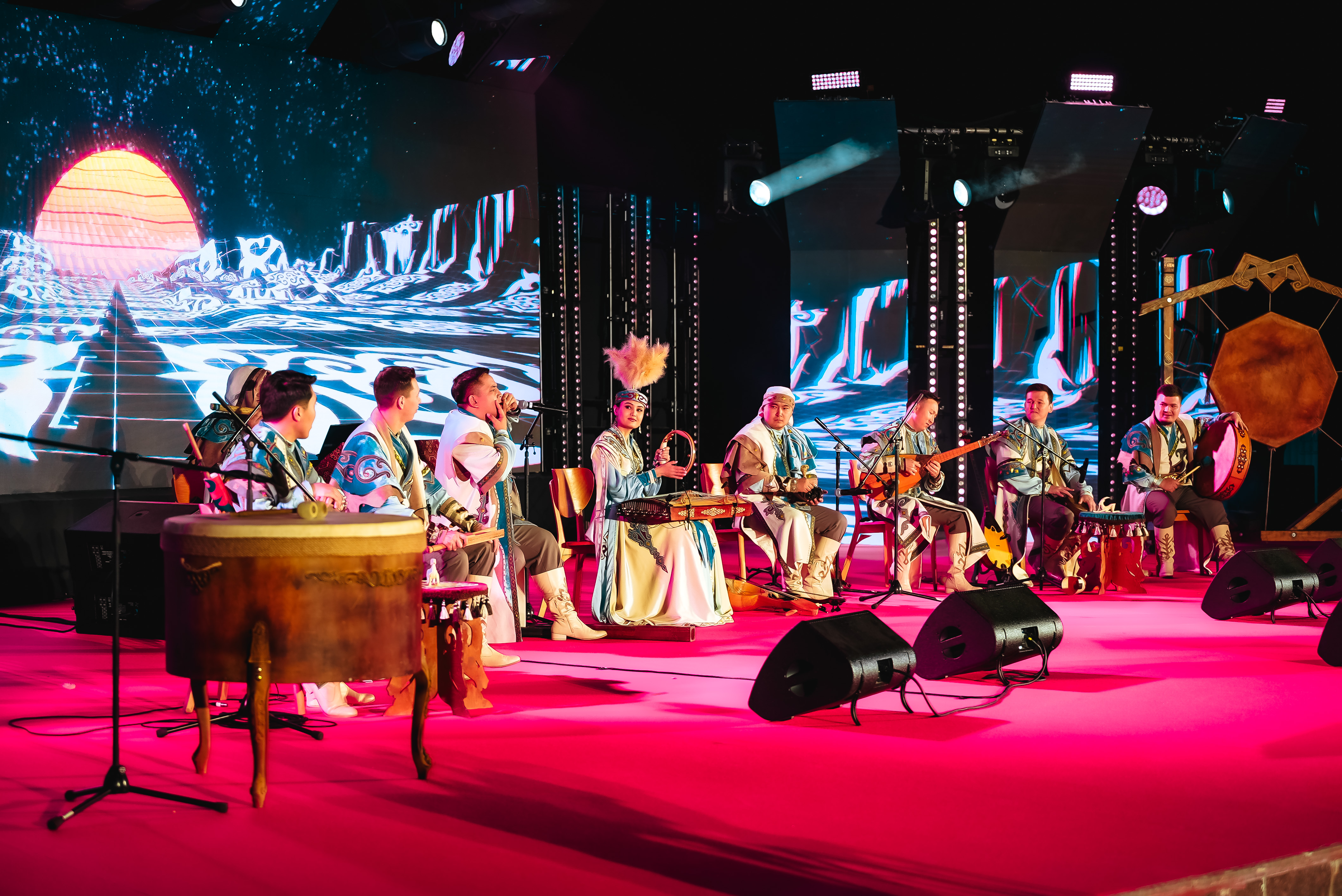 «Жошы» ансамблі Қатардағы Қазақстан мәдениеті күндерінде өнер көрсетті