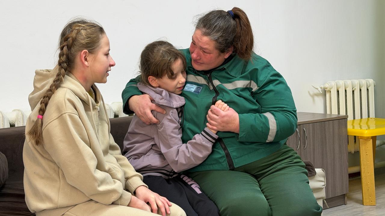 Төрт жылдық сағыныштан кейін: сотталған аналар балаларымен кездесті