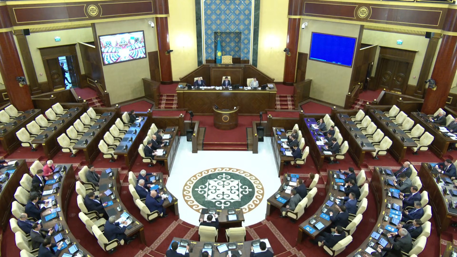 Энергокабель по дну Каспия в Европу: Мажилис дал «зеленый свет» амбициозному проекту трех стран