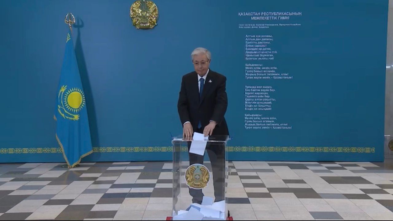 Президент Касым-Жомарт Токаев проголосовал на республиканском референдуме