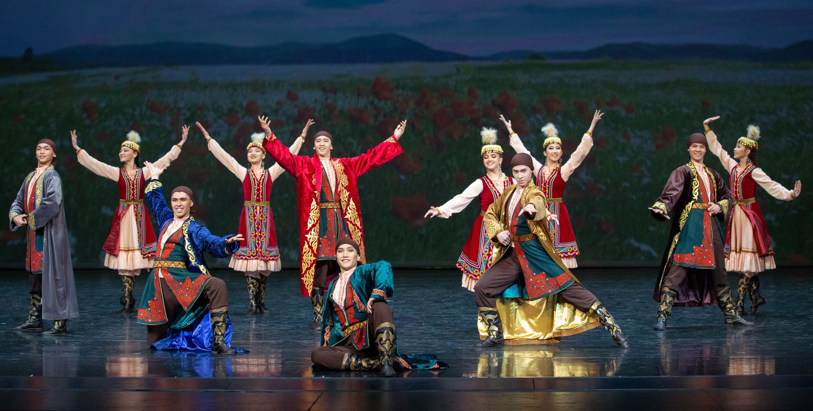 Гала-концерт казахстанских артистов прошел в Бухаресте в честь Наурыза