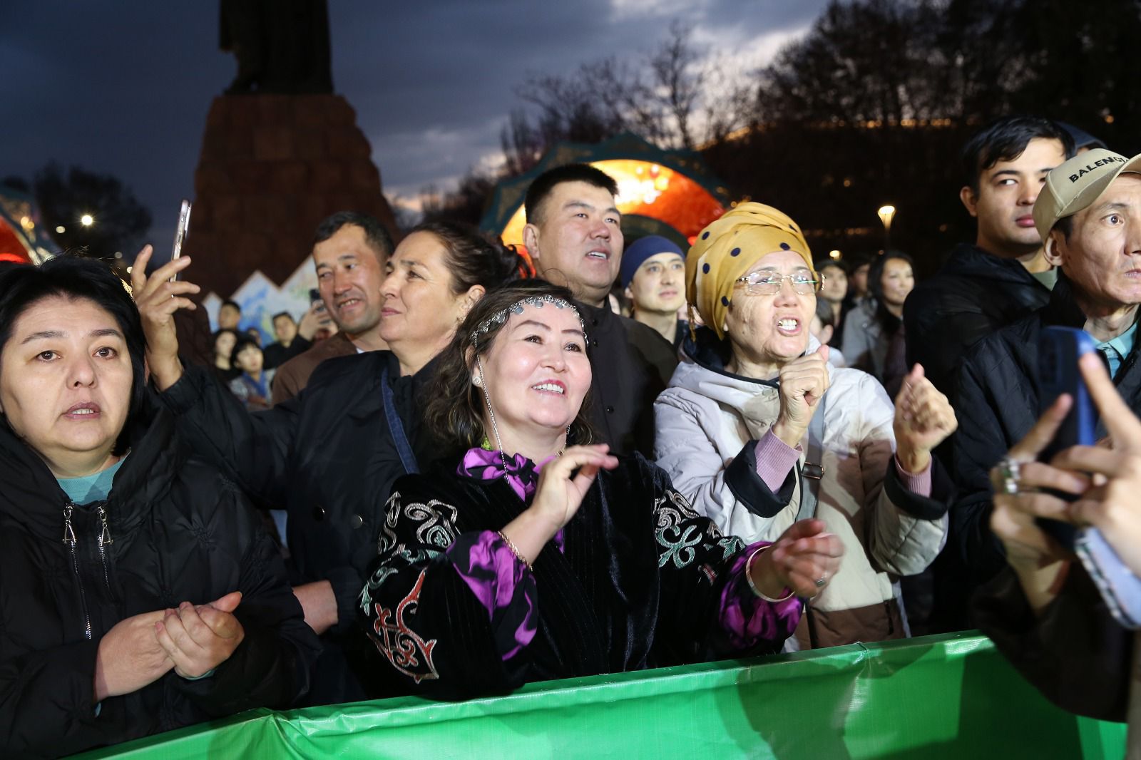 Площадь Абая остается центром праздничной атмосферы Наурыза в Алматы