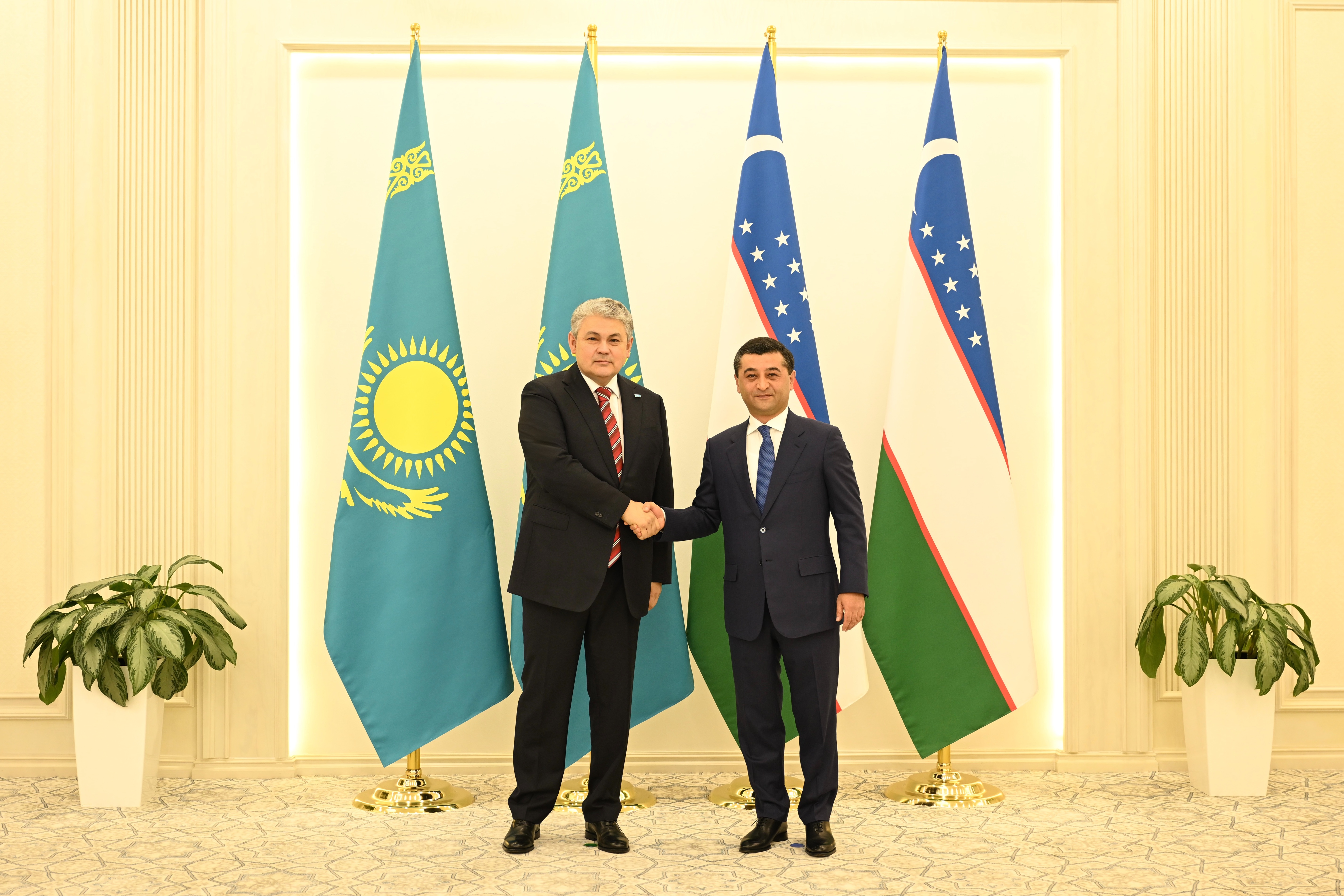 Казахстан и Узбекистан продолжают развивать союзнические отношения и укреплять стратегический диалог