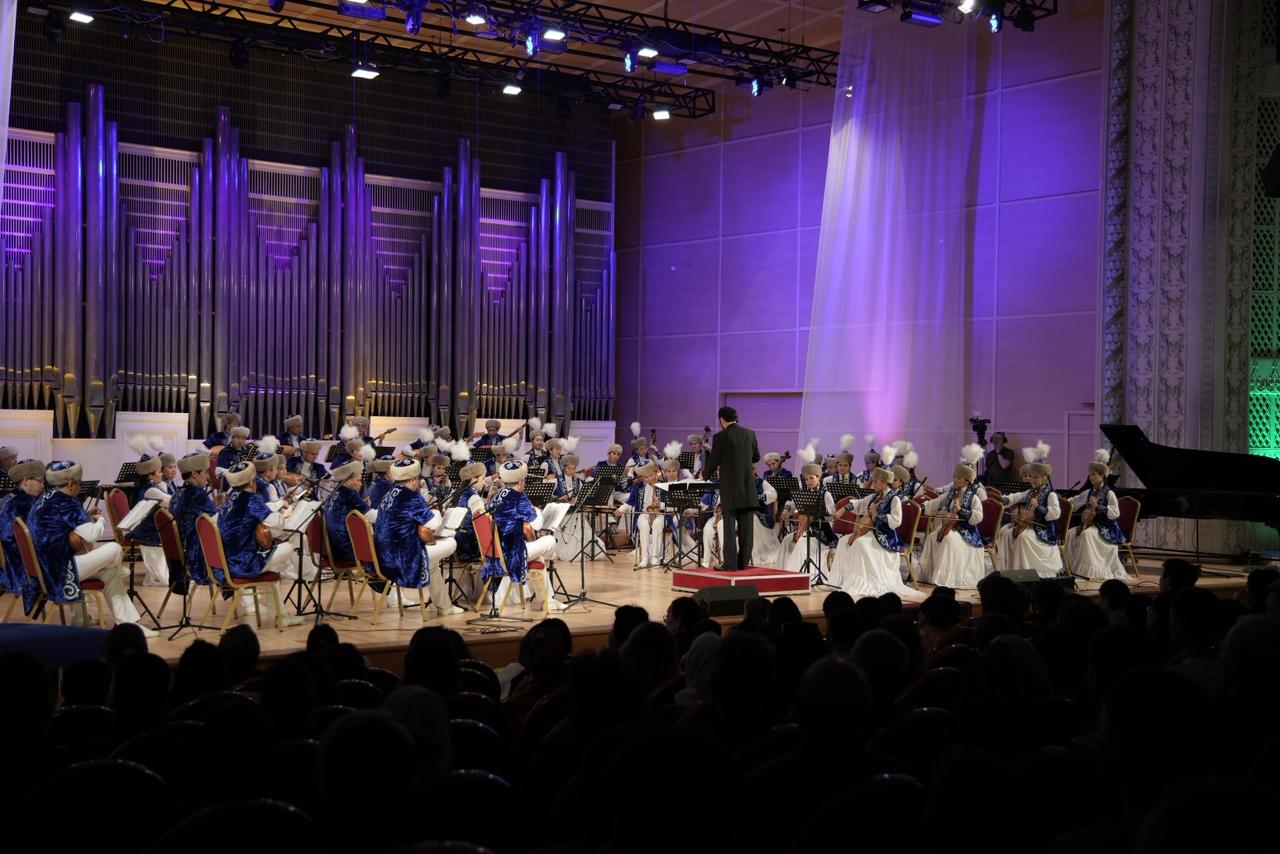 «Атадан мұра»: Алматыда Нұрғиса Тілендиевті еске алу кеші өтті