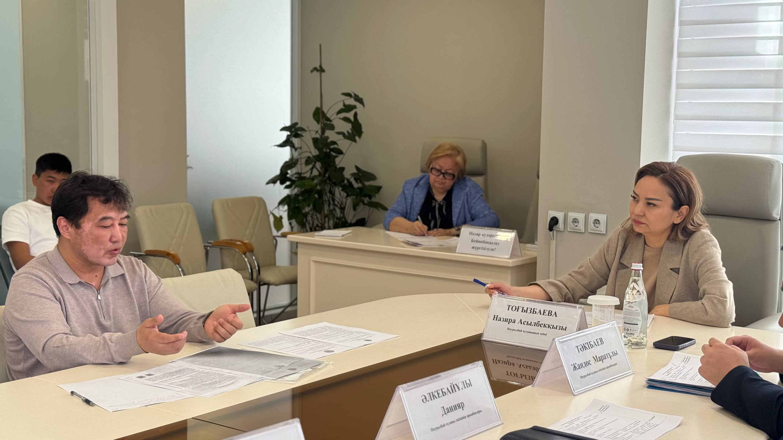 По итогам приёма граждан ряд вопросов взят на контроль !!!