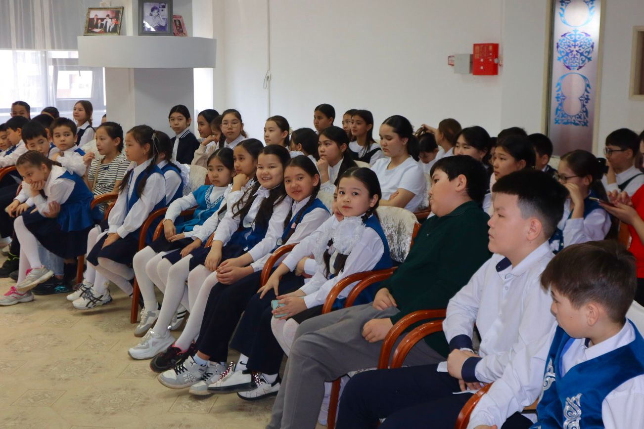 Халықаралық балалар кітабы күніне орай экскурсиялар мен көрмелер ұйымдастырылды