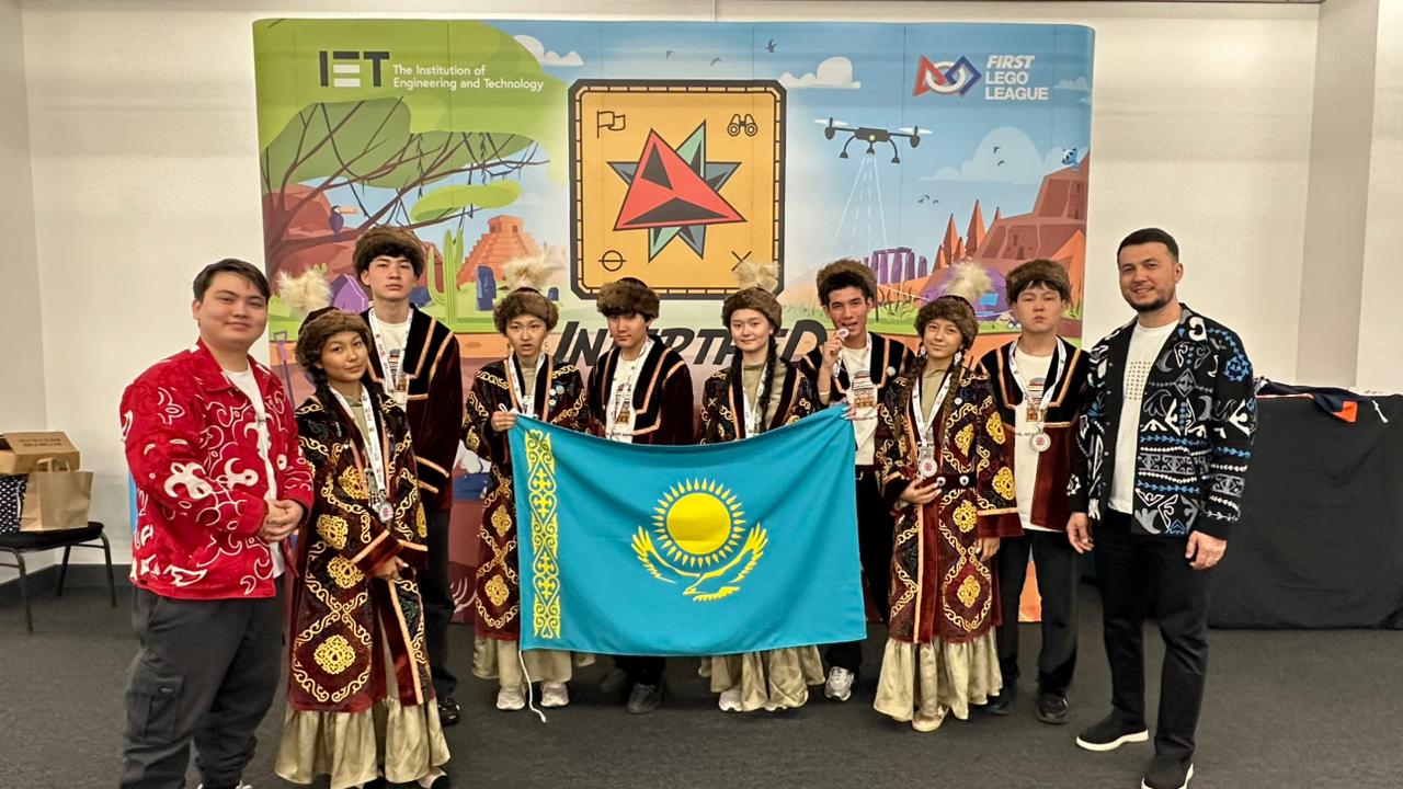Школьники из Казахстана стали абсолютными чемпионами в Великобритании по робототехнике