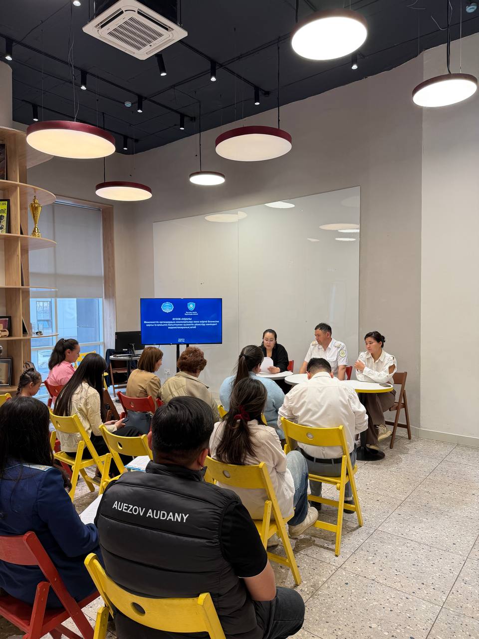 В Ауэзовском районе состоялось заседание Межведомственного штаба по координации деятельности государственных органов в сфере противодействия наркомании и наркопреступности города Алматы