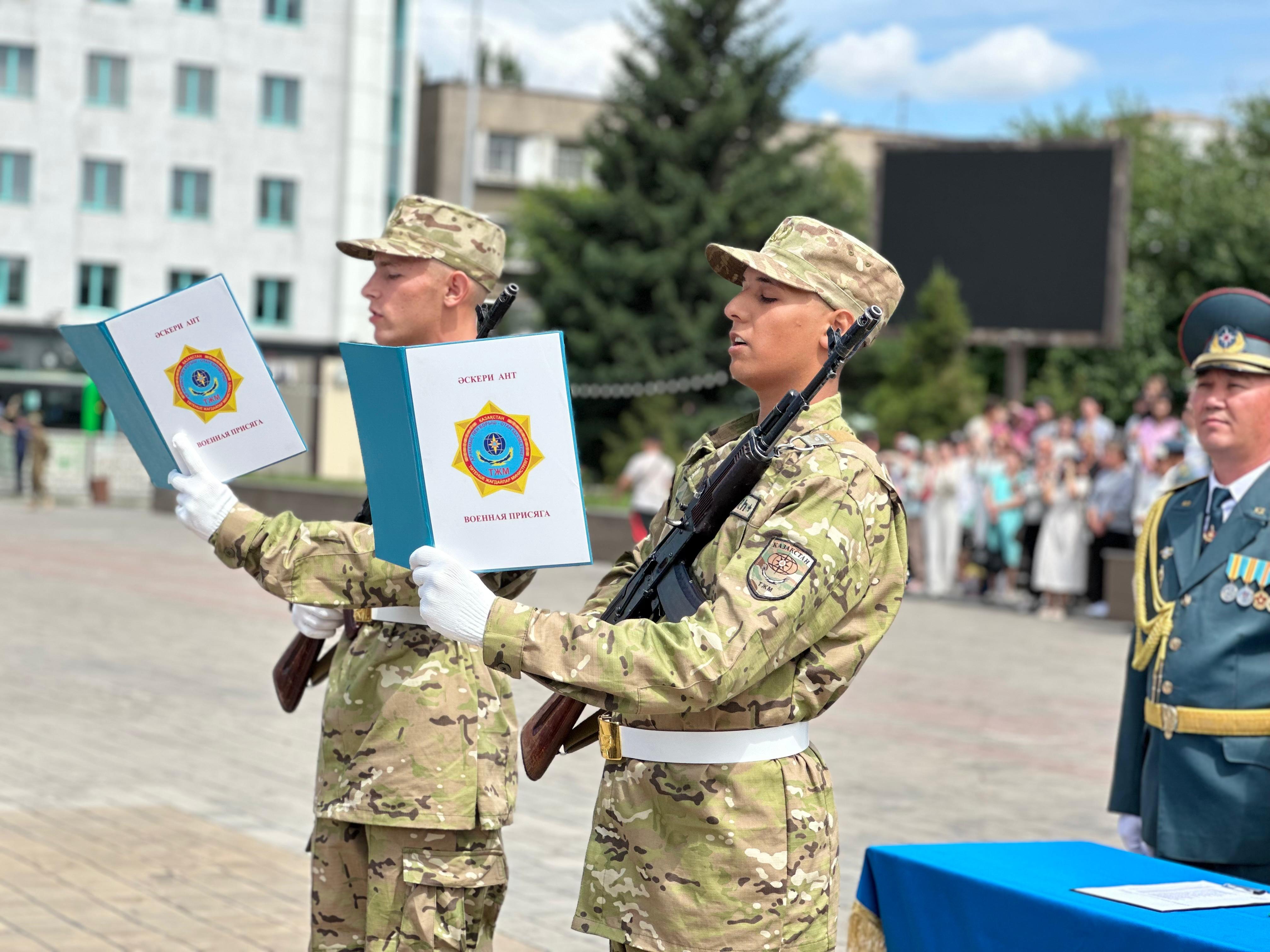 Ежегодно в воинские части МЧС призывается порядка 800 военнослужащих срочной службы