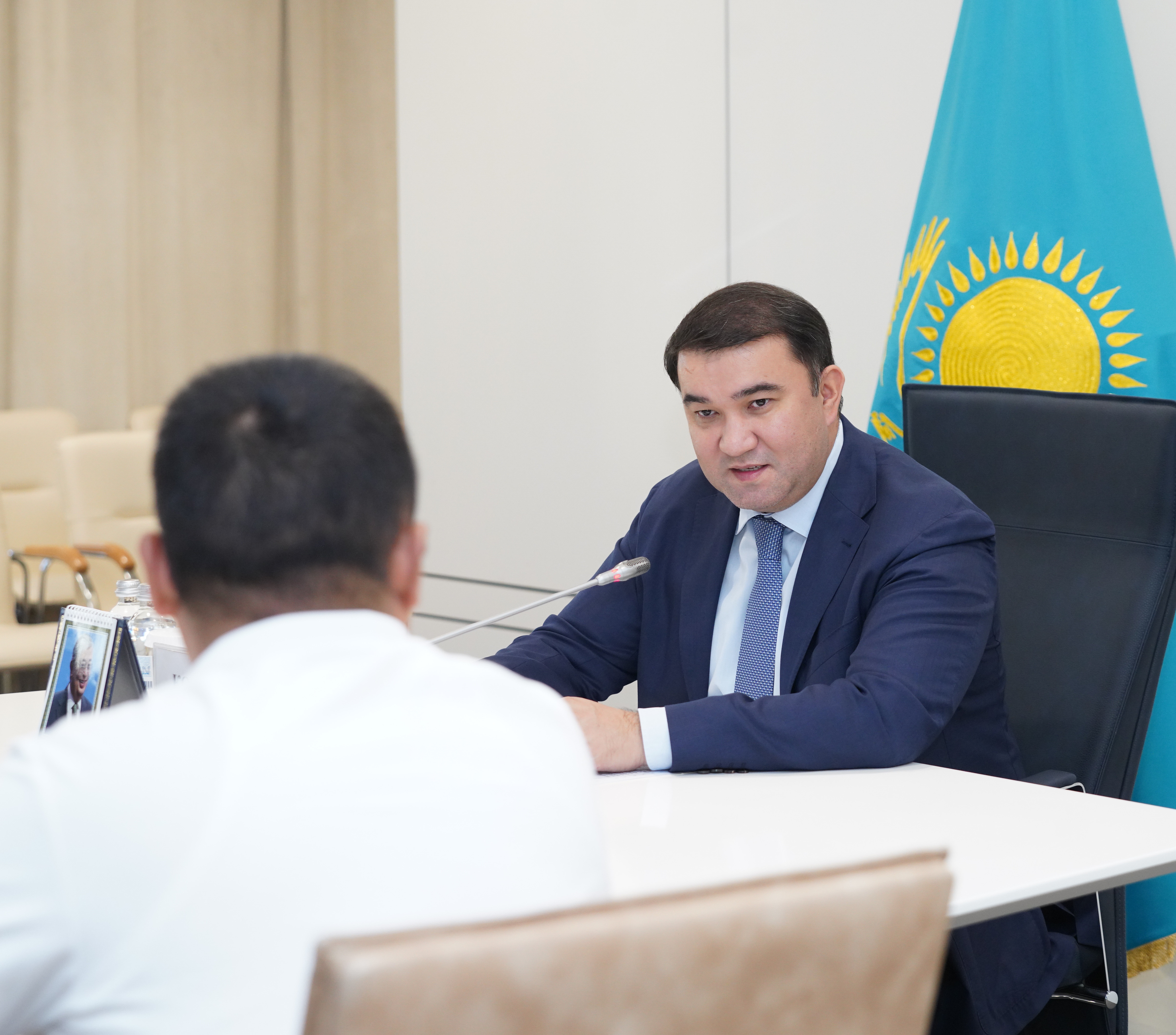 ТҮРКІСТАН ОБЛЫСЫ ӘКІМІ ТҰРҒЫНДАРДЫ ЖЕКЕ ҚАБЫЛДАП, МӘСЕЛЕЛЕРІН ТЫҢДАДЫ