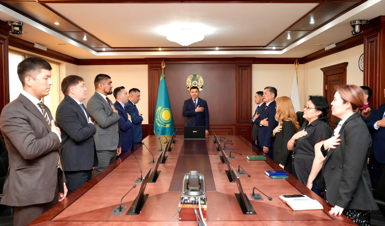 Азаматтық жауапкершілік пен ортақ құндылықтар: ҚР Энергетика министрлігі Мемлекеттік рәміздер күнін атап өтті