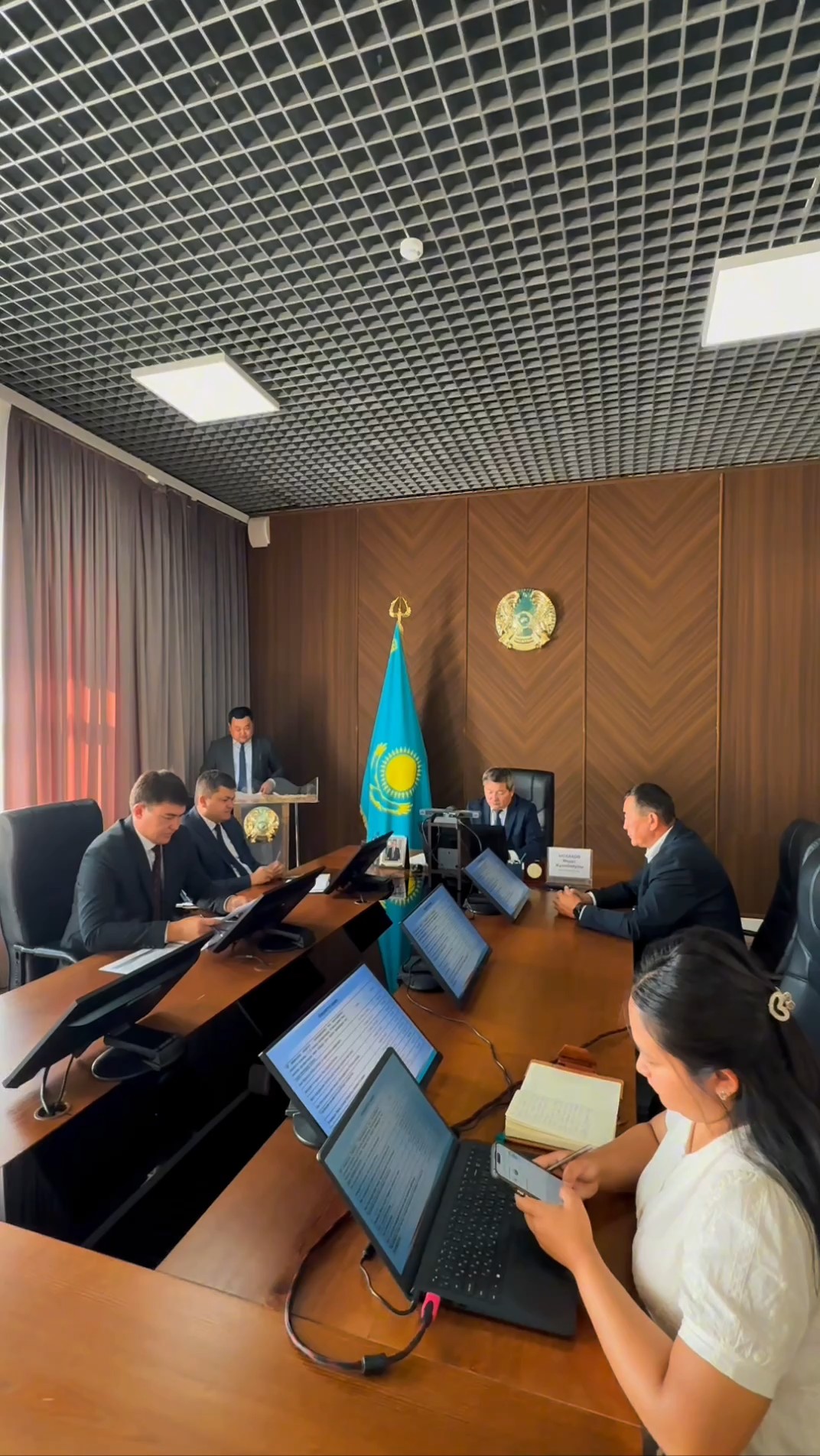 🔹 Под председательством акима района состоялось аппаратное совещание
